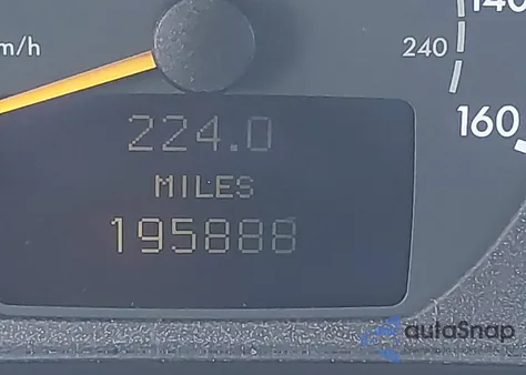 2002 Mercedes-Benz E 320 4M/4M Special Edition z USA, uszkodzony, nr VIN WDBJF82J92X067986